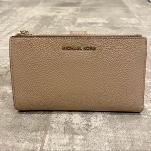 Michael Kors Wristlet / Wallet